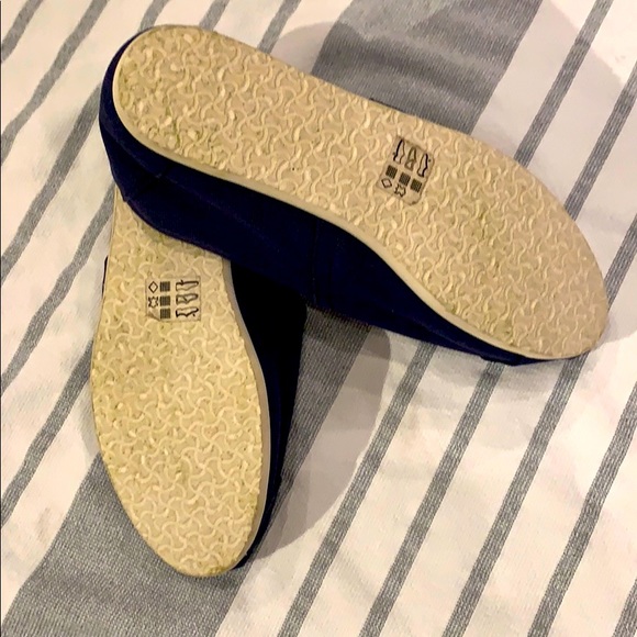 Navy Blue Toms - Picture 3 of 3